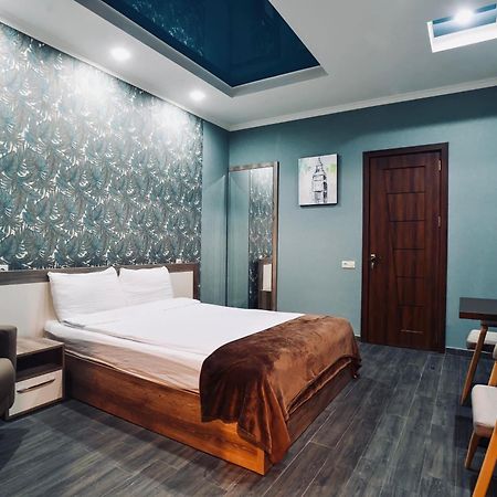 7 Rooms Hotel Tserovani Екстер'єр фото