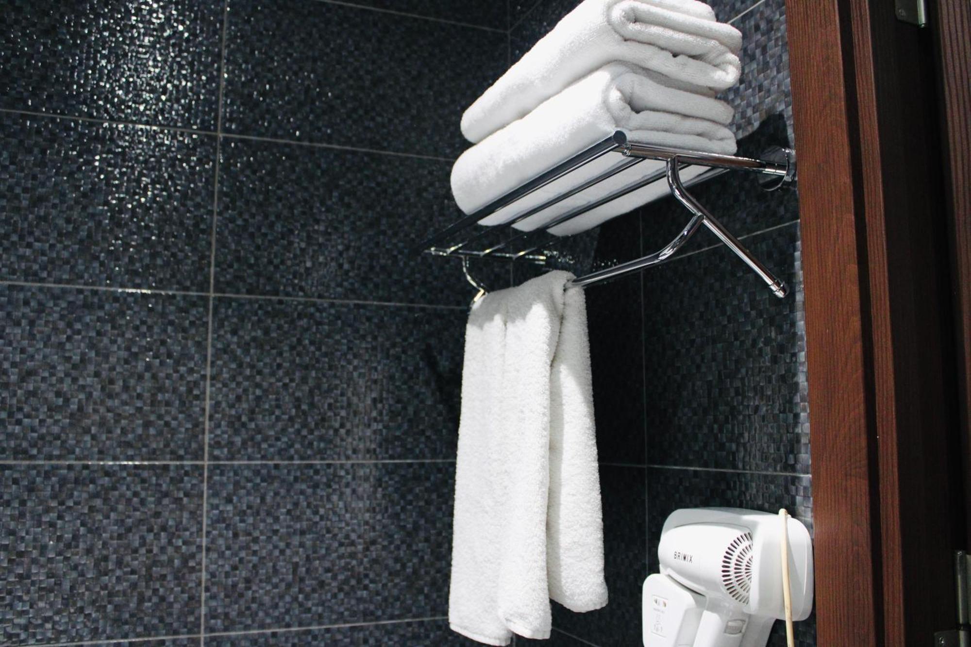 7 Rooms Hotel Tserovani Екстер'єр фото