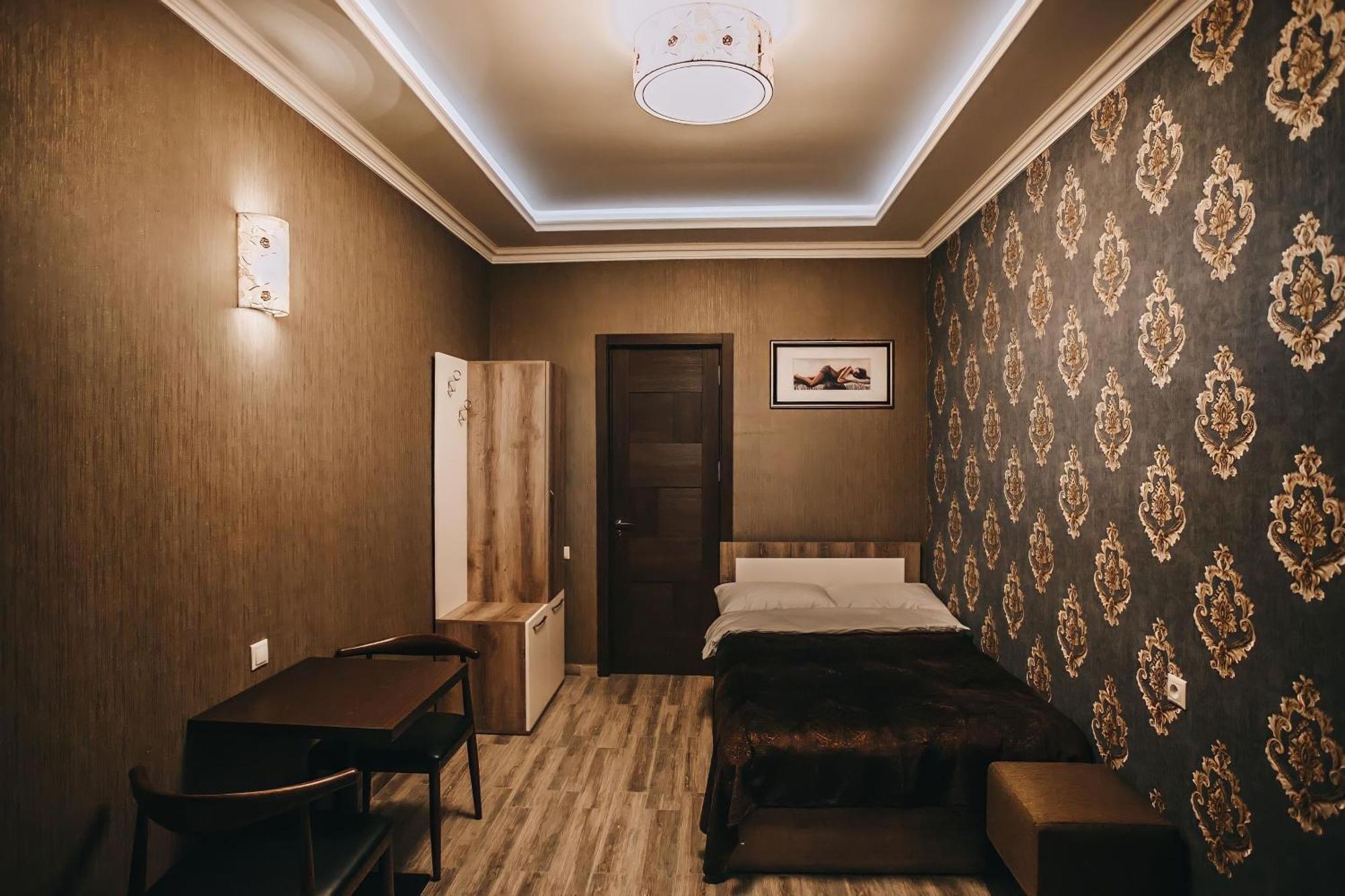 7 Rooms Hotel Tserovani Екстер'єр фото