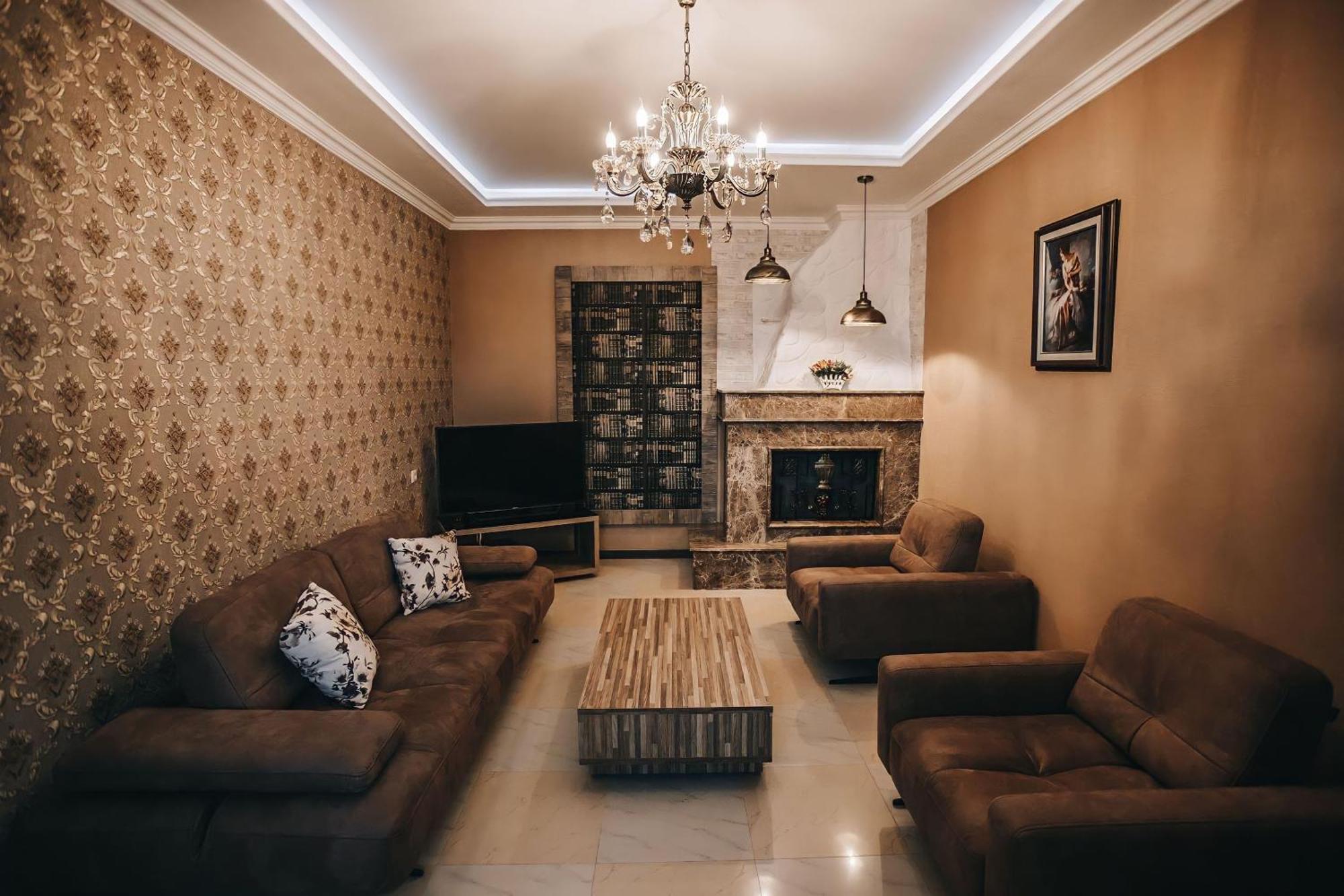 7 Rooms Hotel Tserovani Екстер'єр фото